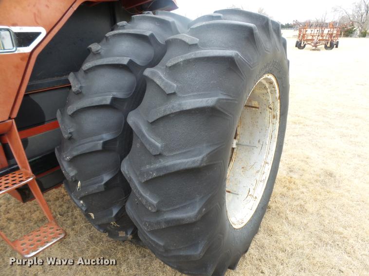 image for item DB1844 International 1086 tractor