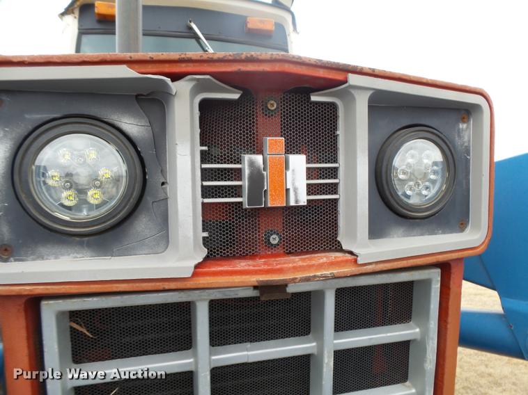 image for item DB1844 International 1086 tractor