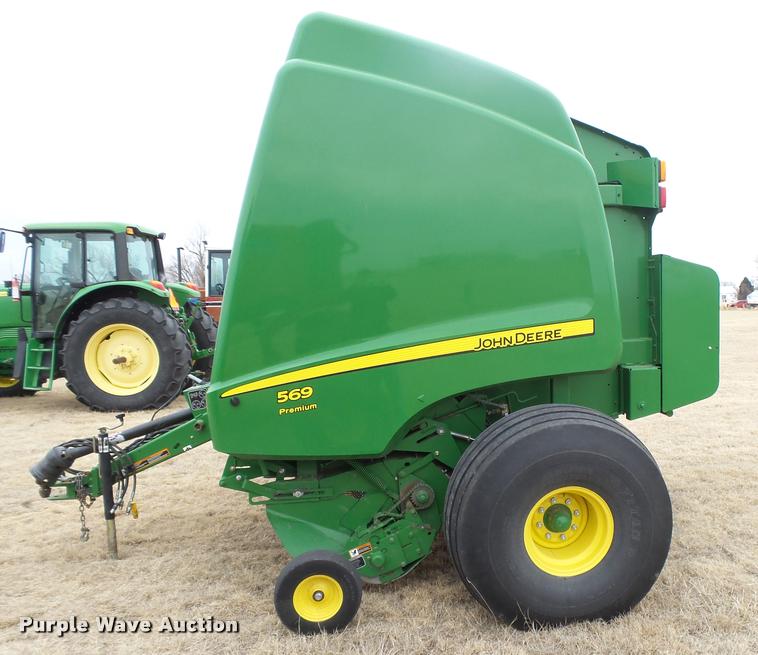 image for item DB1846 2014 John Deere 569 Premium round baler