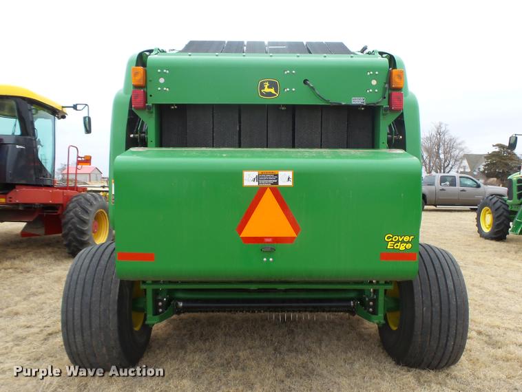 image for item DB1846 2014 John Deere 569 Premium round baler