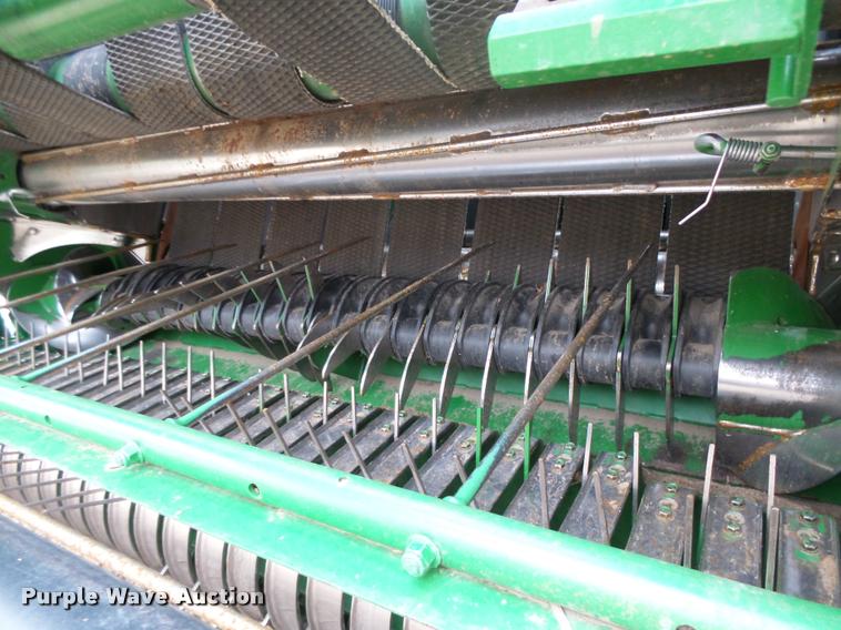 image for item DB1846 2014 John Deere 569 Premium round baler