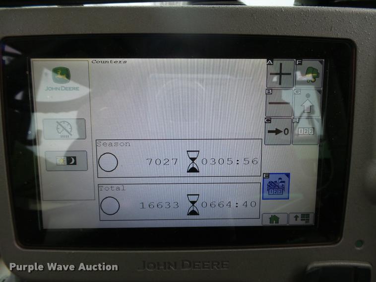 image for item DB1846 2014 John Deere 569 Premium round baler