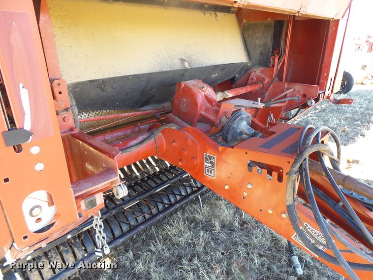 image for item DB1851 2005 Case IH RBX562 round baler