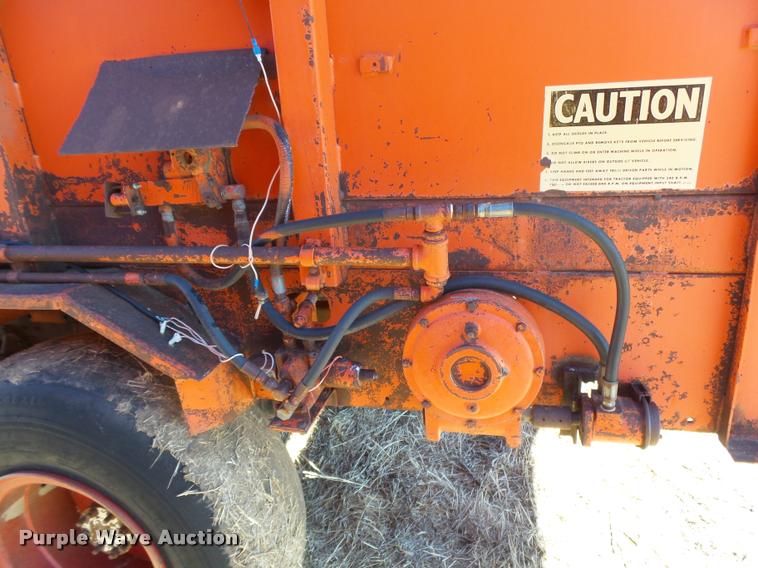 image for item DB1854 Butler Oswalt 650 manure spreader
