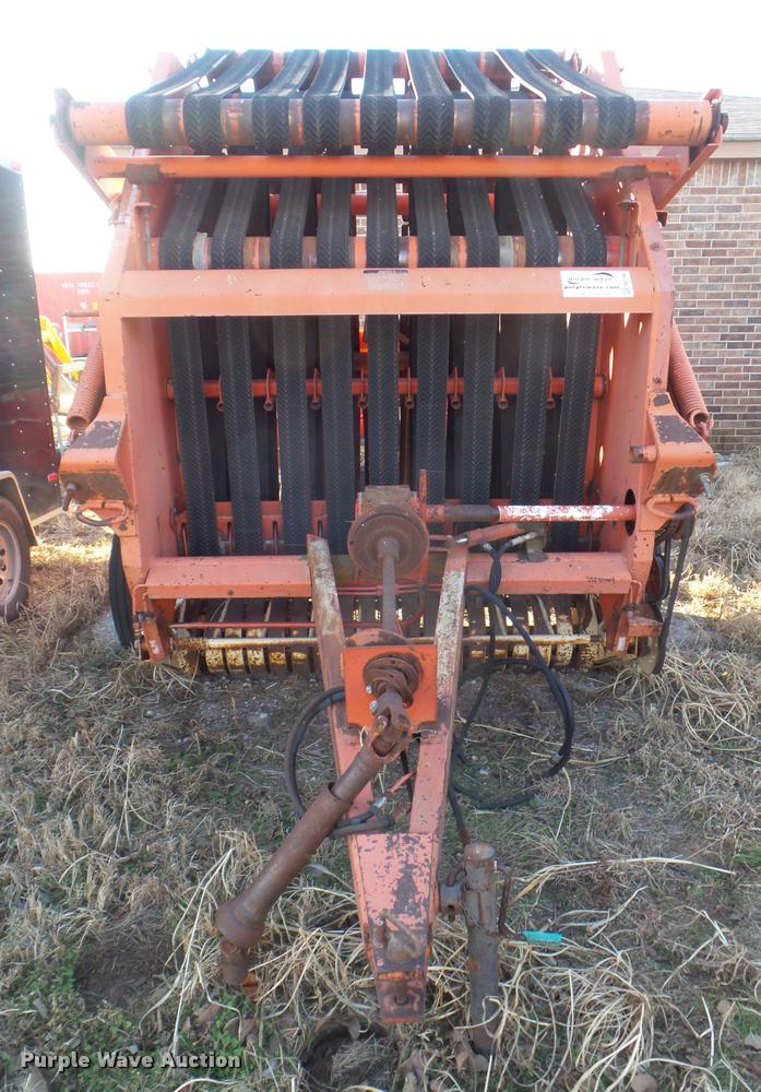 image for item DB2288 Hesston Rounder 5500 round baler