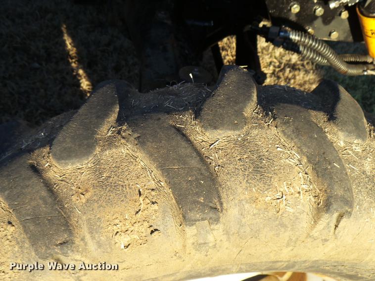 image for item DB2315 2005 Lenar LE354 MFWD tractor