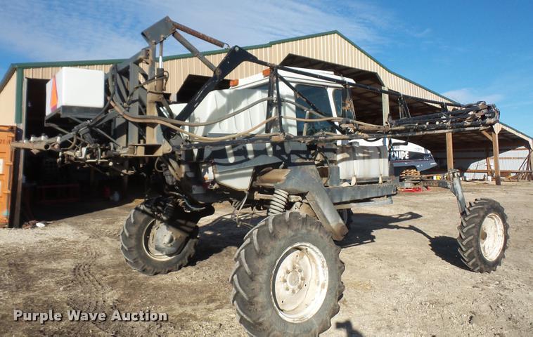 image for item DB2955 1999 SpraCoupe 4440 self-propelled sprayer