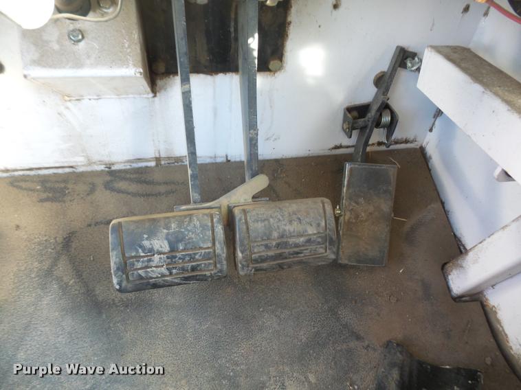 image for item DB2955 1999 SpraCoupe 4440 self-propelled sprayer