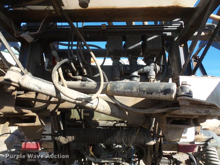 image for item DB2955 1999 SpraCoupe 4440 self-propelled sprayer