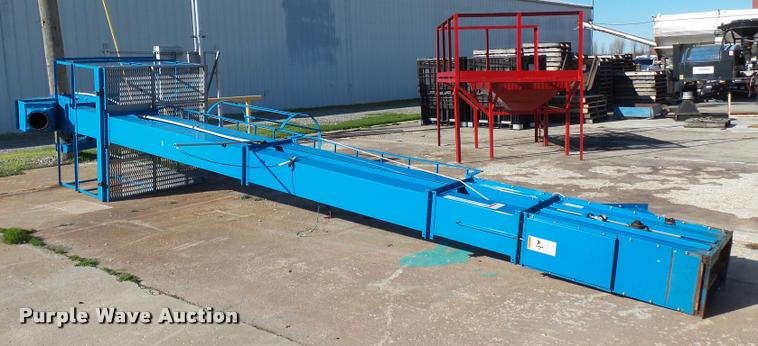 image for item K3405 2010 Universal Industries D3-1000-ED bucket elevator