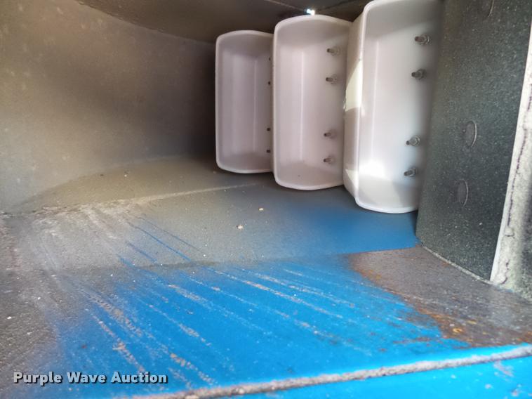 image for item K3405 2010 Universal Industries D3-1000-ED bucket elevator