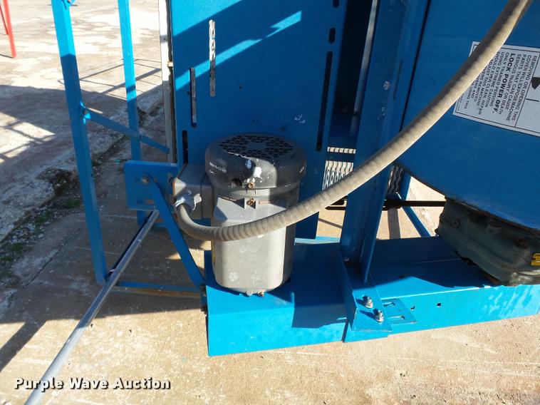 image for item K3405 2010 Universal Industries D3-1000-ED bucket elevator