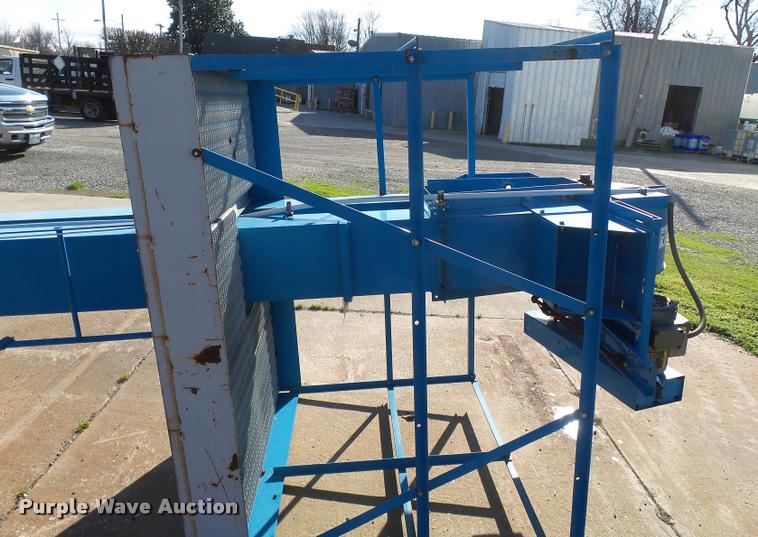 image for item K3405 2010 Universal Industries D3-1000-ED bucket elevator