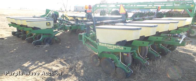 image for item L1714 John Deere 1770 minimum till conservation planter