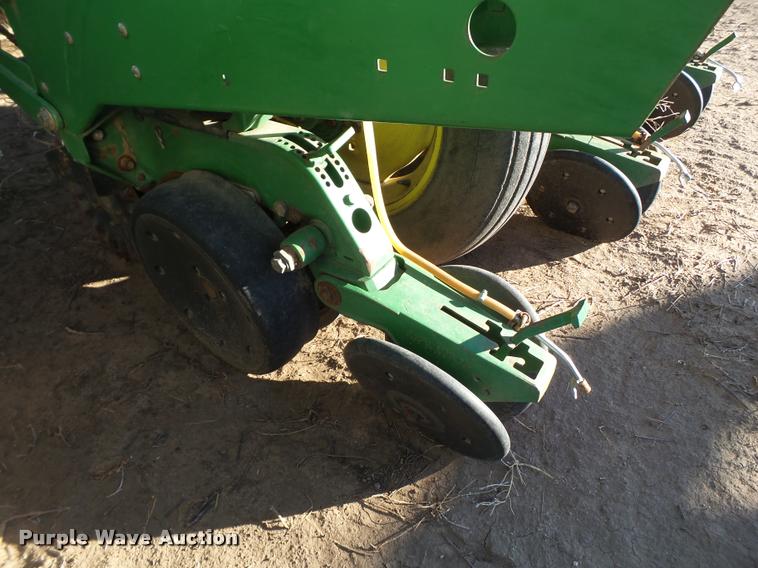 image for item L1714 John Deere 1770 minimum till conservation planter
