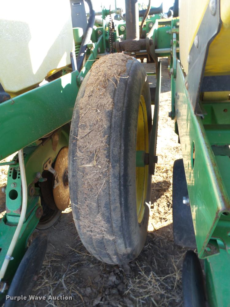 image for item L1714 John Deere 1770 minimum till conservation planter