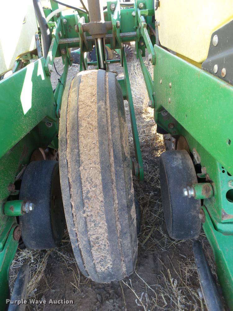image for item L1714 John Deere 1770 minimum till conservation planter