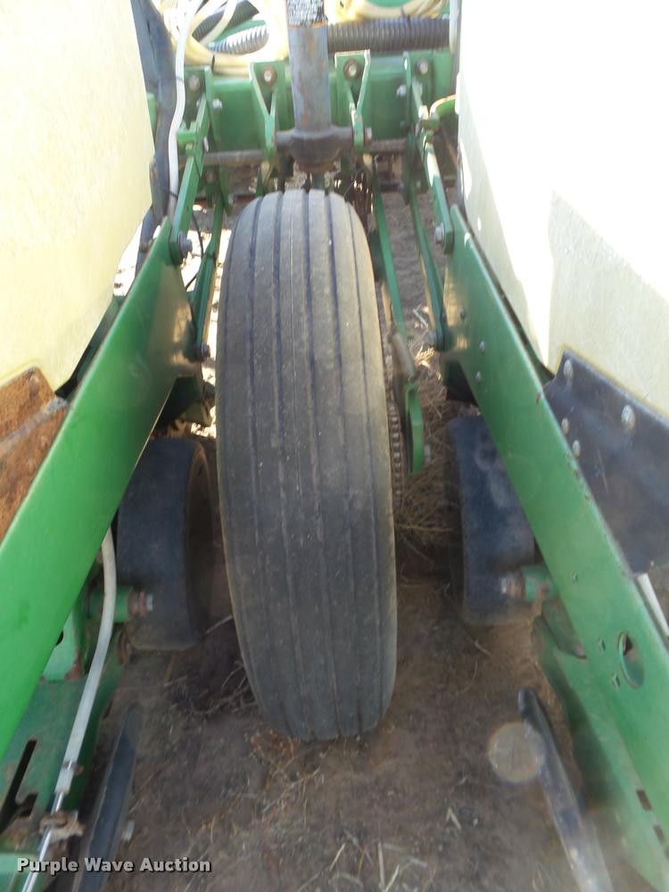image for item L1714 John Deere 1770 minimum till conservation planter