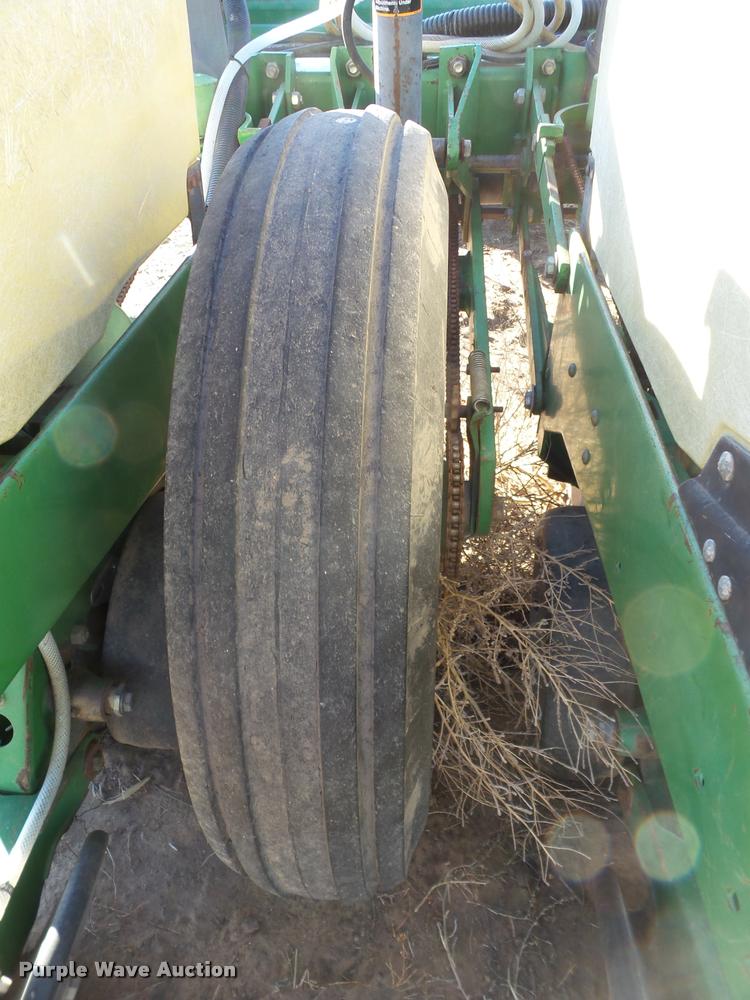image for item L1714 John Deere 1770 minimum till conservation planter