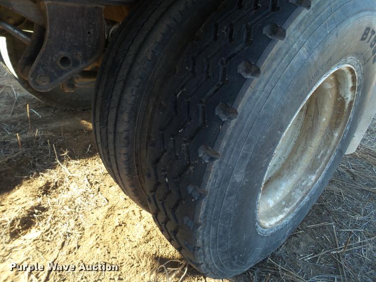 image for item L1715 (2) 1996 Utility flatbed trailers