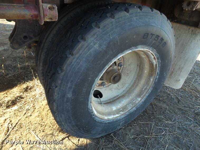 image for item L1715 (2) 1996 Utility flatbed trailers