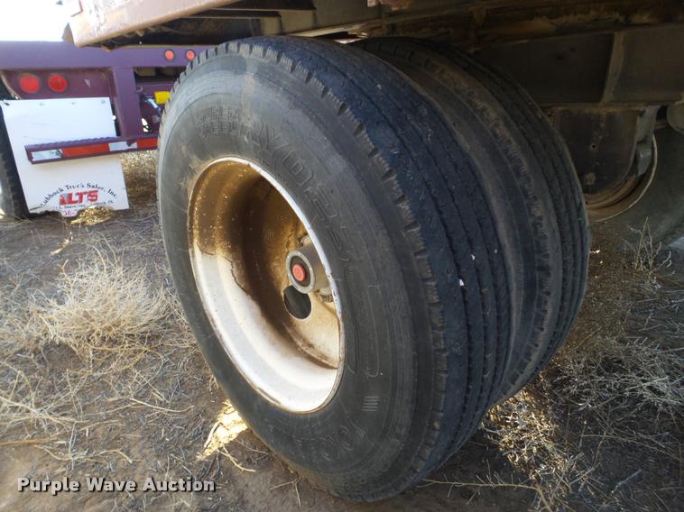 image for item L1715 (2) 1996 Utility flatbed trailers