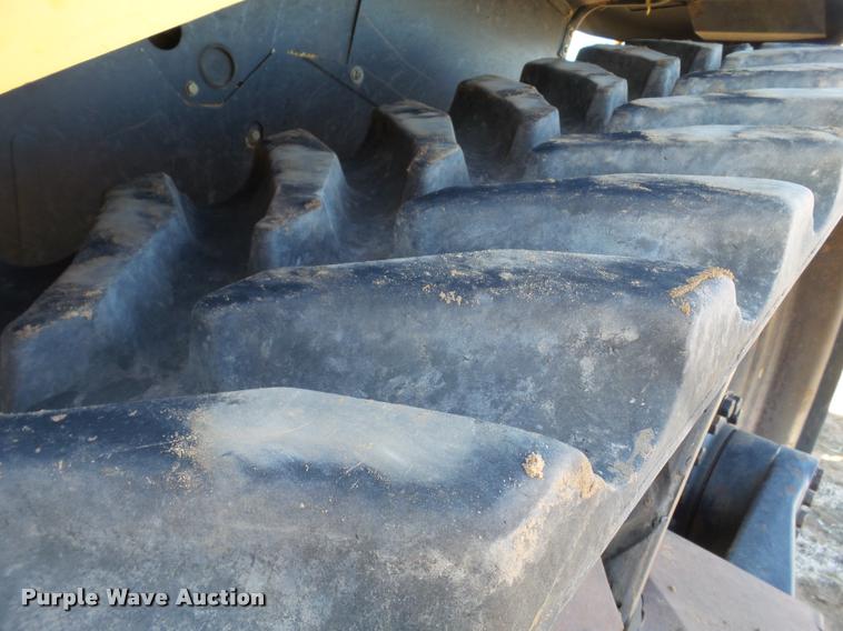 image for item L1716 Caterpillar Challenger 35 tractor