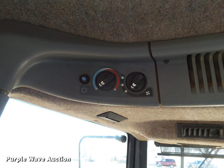 image for item L1716 Caterpillar Challenger 35 tractor