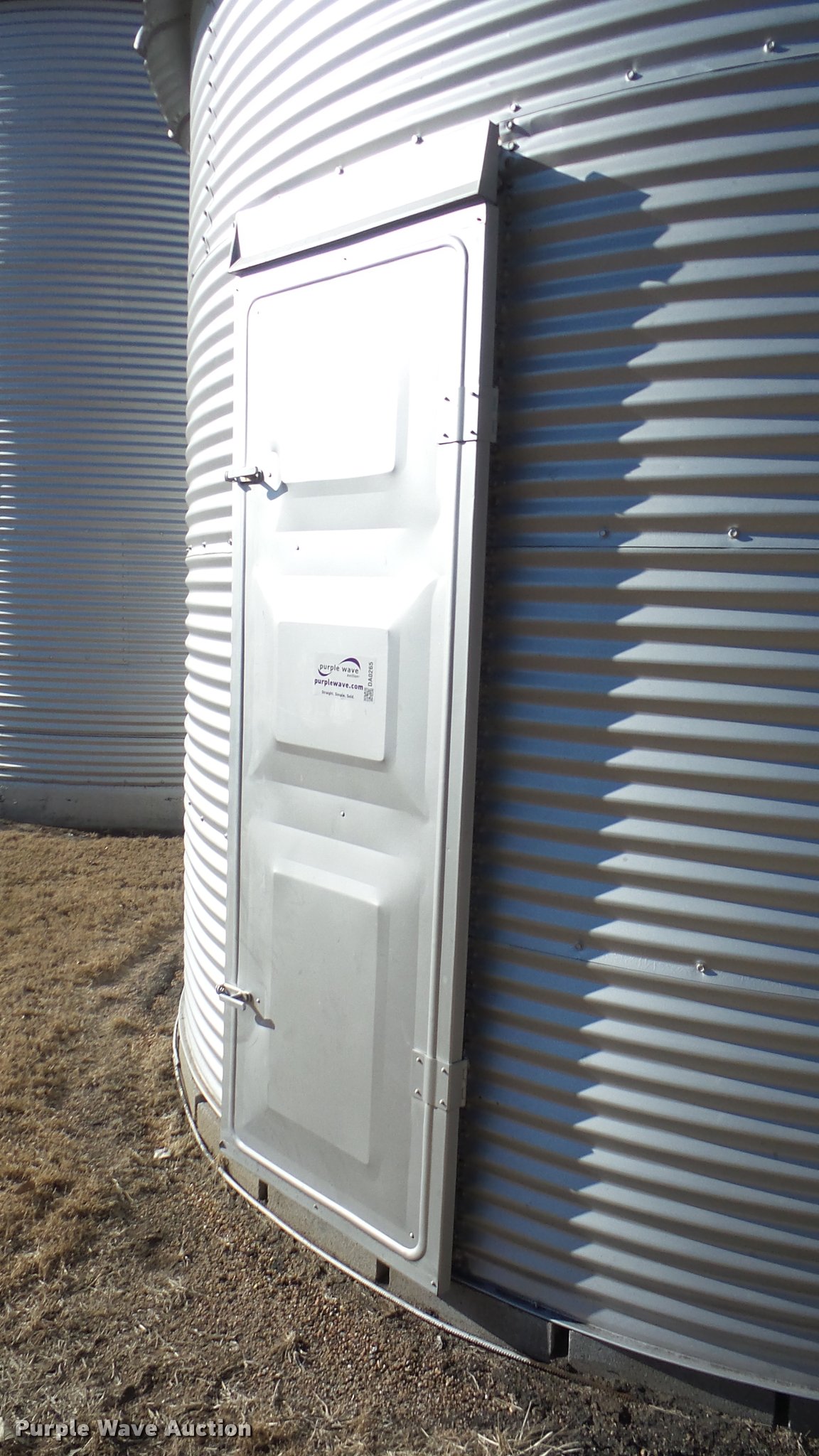 Galvanized steel grain bin in Sylvia, KS Item DA0265 sold Purple Wave