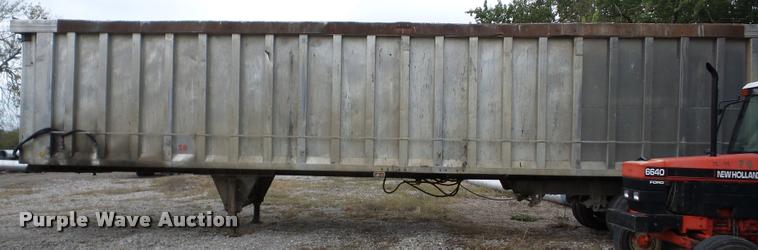 image for item AG9345 1992 Steco walking floor trailer