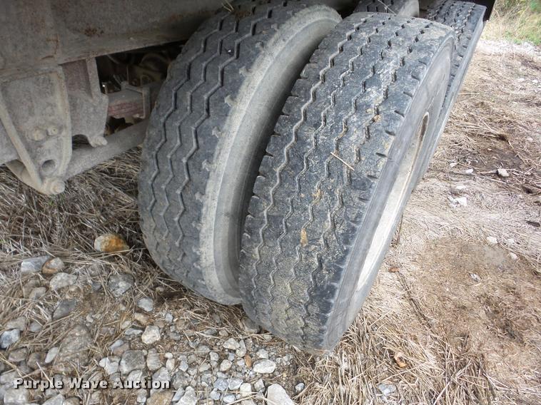 image for item AG9345 1992 Steco walking floor trailer