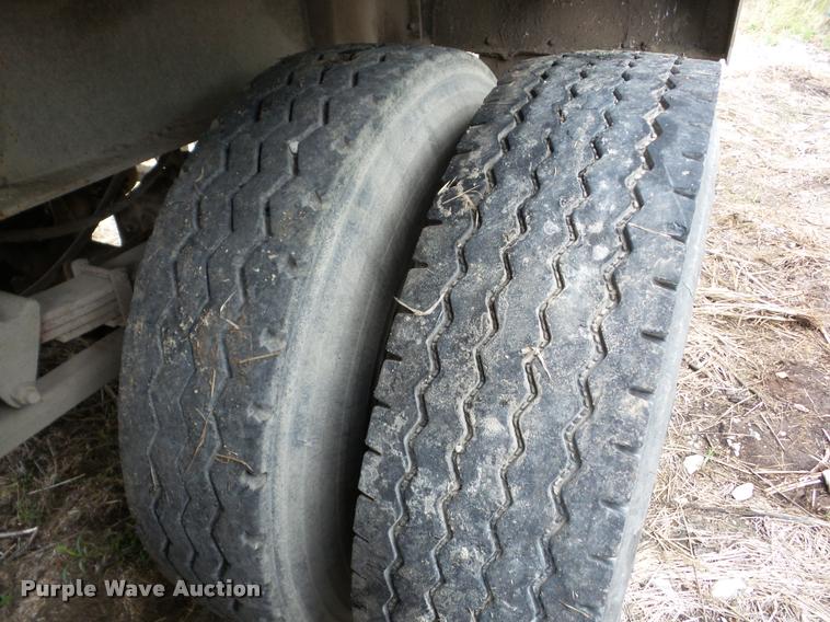 image for item AG9345 1992 Steco walking floor trailer