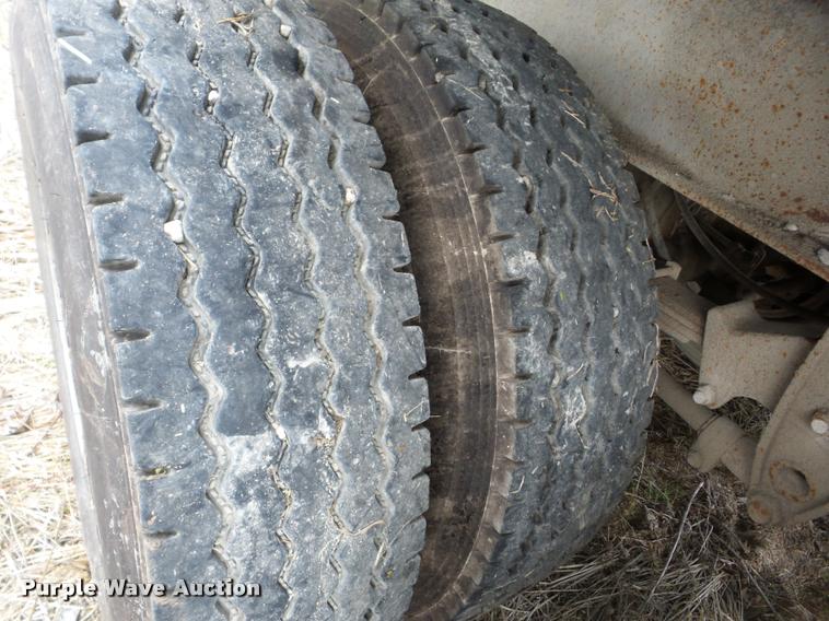 image for item AG9345 1992 Steco walking floor trailer