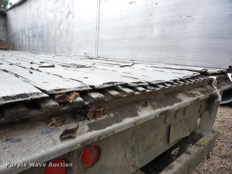 image for item AG9345 1992 Steco walking floor trailer