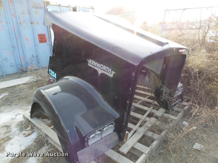image for item AU9681 Kenworth fiberglass hood
