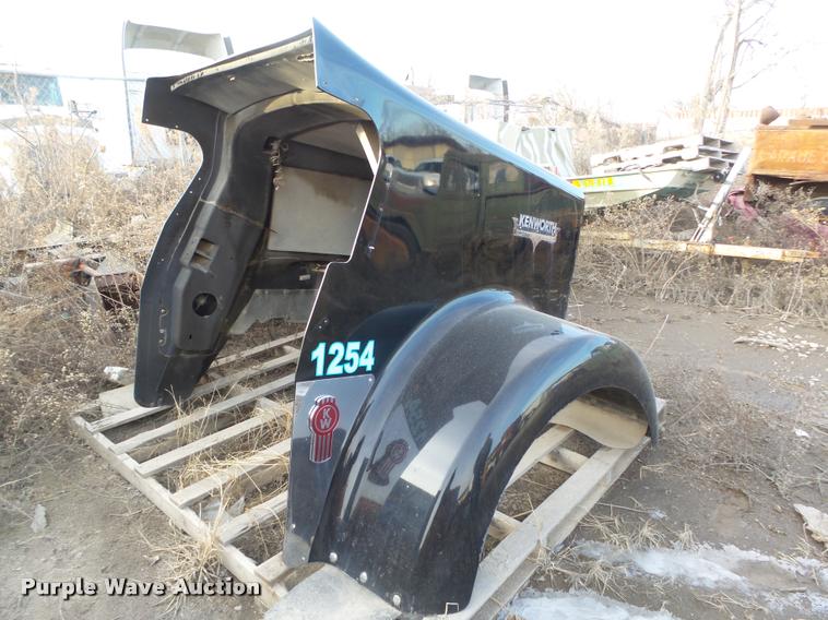 image for item AU9681 Kenworth fiberglass hood