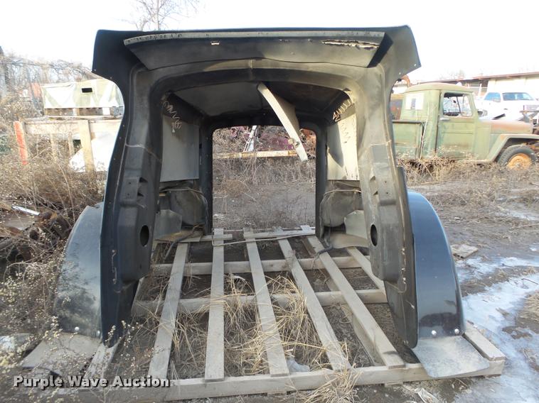 image for item AU9681 Kenworth fiberglass hood