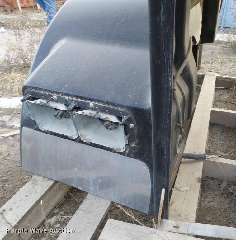 image for item AU9681 Kenworth fiberglass hood