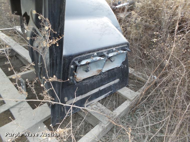 image for item AU9681 Kenworth fiberglass hood