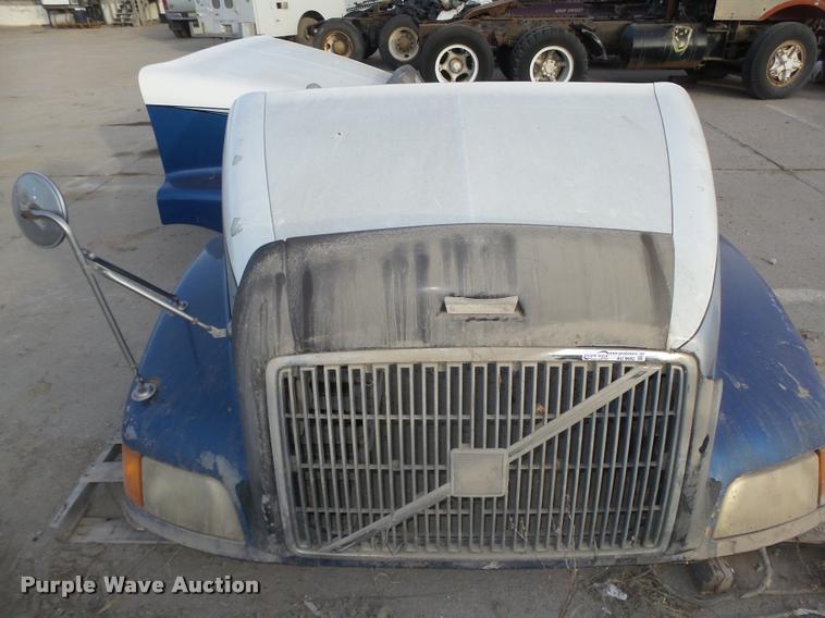 image for item AU9682 Volvo fiberglass hood