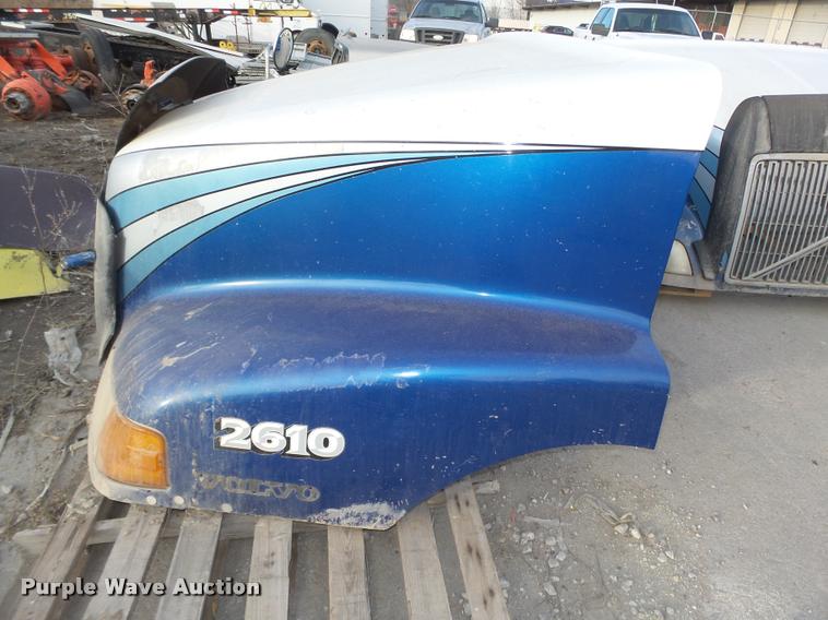 image for item AU9682 Volvo fiberglass hood