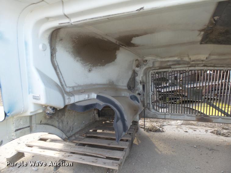 image for item AU9682 Volvo fiberglass hood