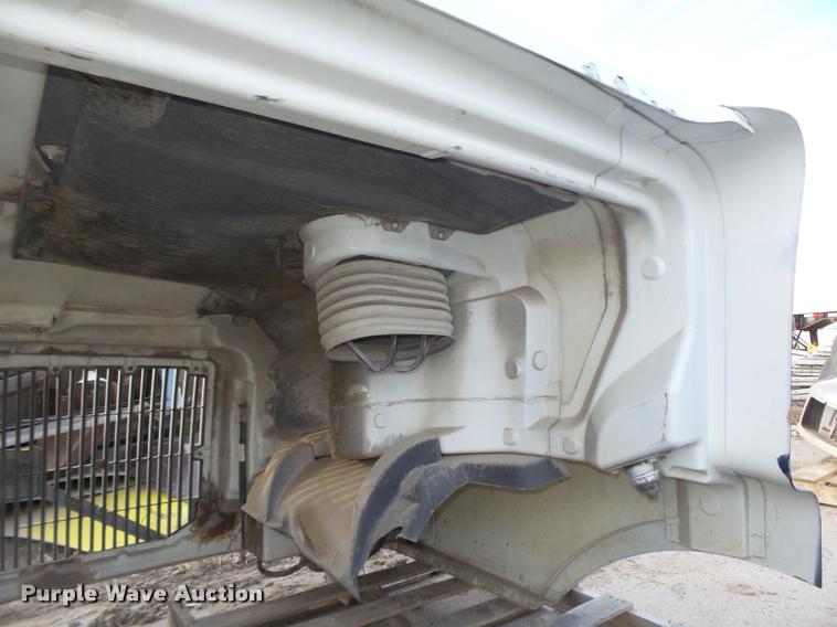 image for item AU9682 Volvo fiberglass hood