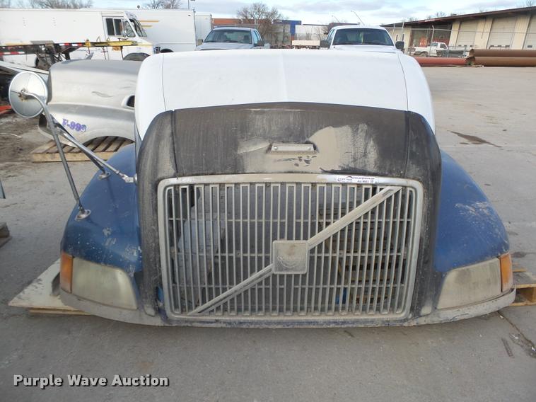 image for item AU9683 Volvo fiberglass hood