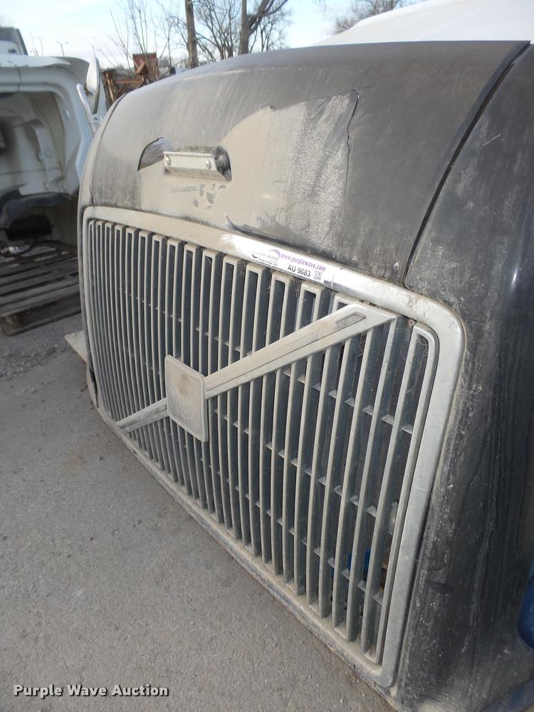 image for item AU9683 Volvo fiberglass hood