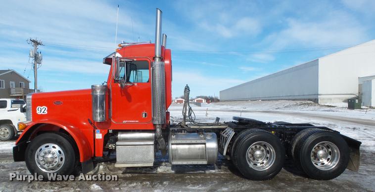 image for item DA0523 2003 Peterbilt 379 semi truck