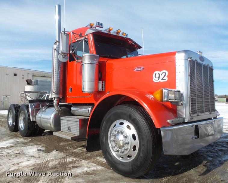 image for item DA0523 2003 Peterbilt 379 semi truck