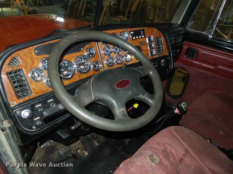 image for item DA0523 2003 Peterbilt 379 semi truck