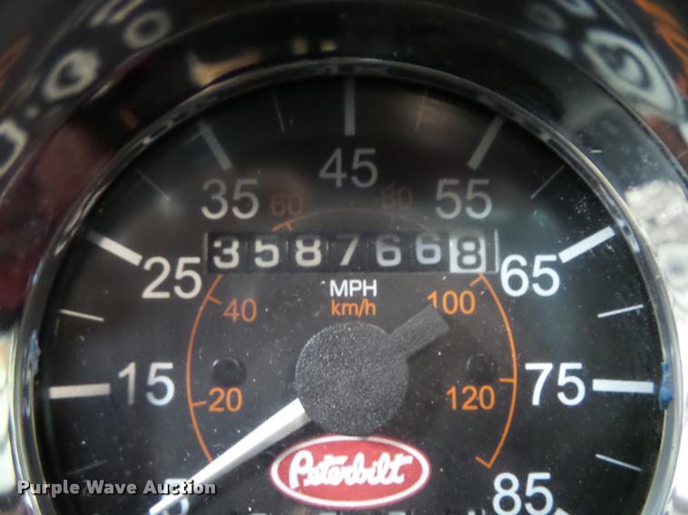 image for item DA0523 2003 Peterbilt 379 semi truck