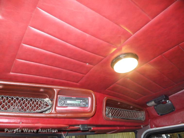 image for item DA0523 2003 Peterbilt 379 semi truck